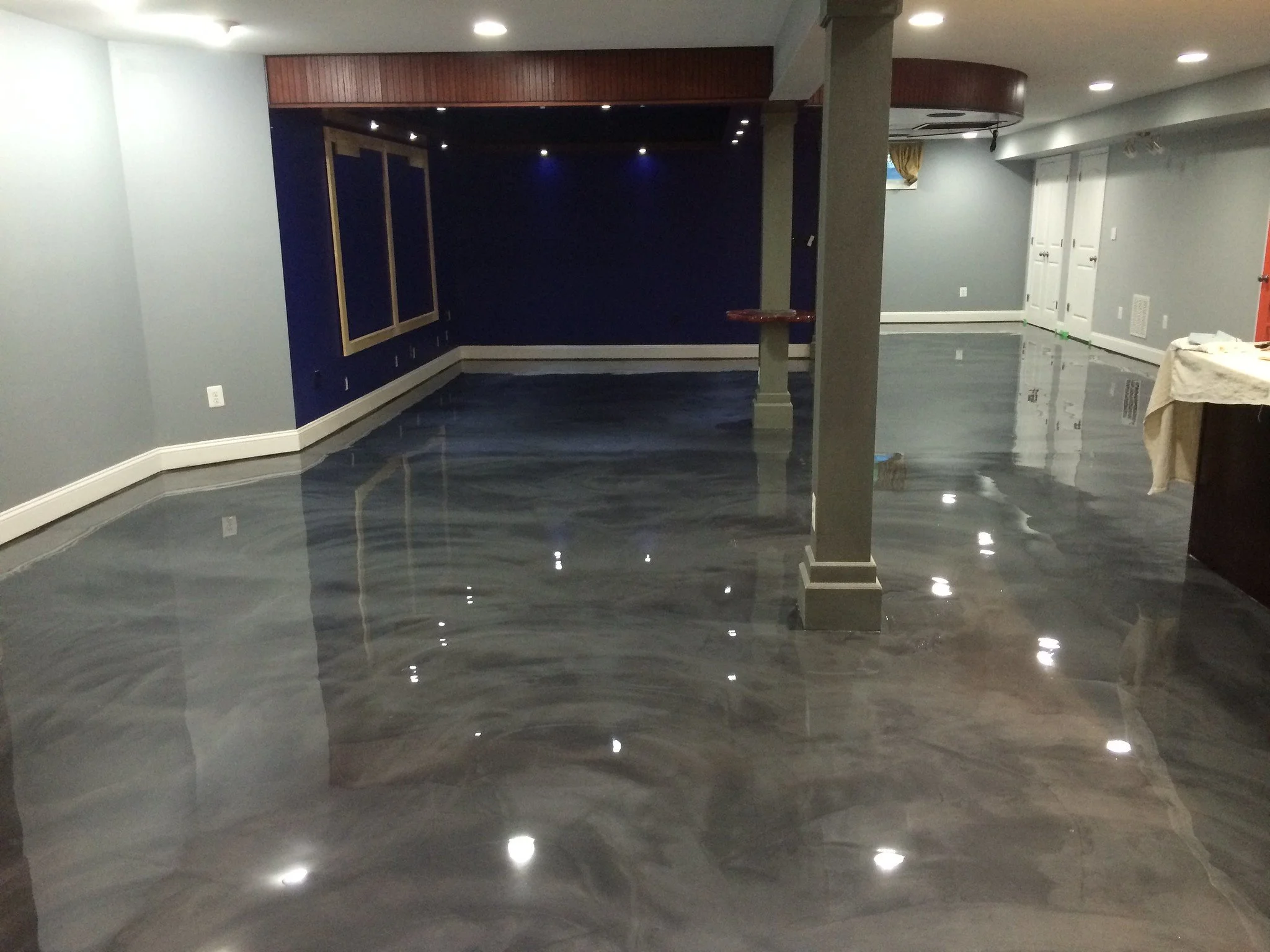 Pearl white metallic epoxy